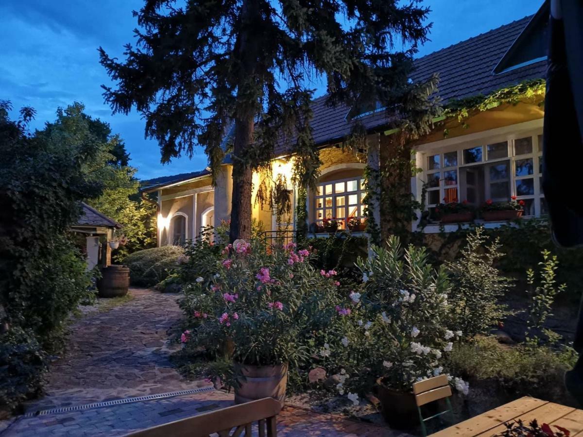 Villa-Magdi Vendeghaz Révfülöp Εξωτερικό φωτογραφία